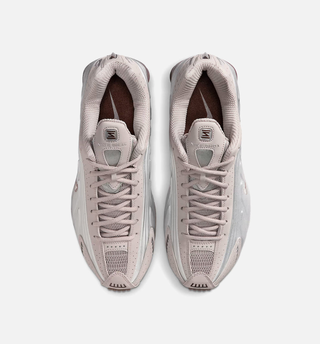 Shox R4 – Men's Lifestyle Shoe in Cave Stone/College Grey/Baroque Brown/Cave Stone